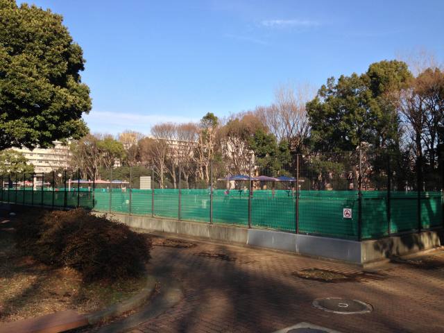 赤塚公園のテニスコート