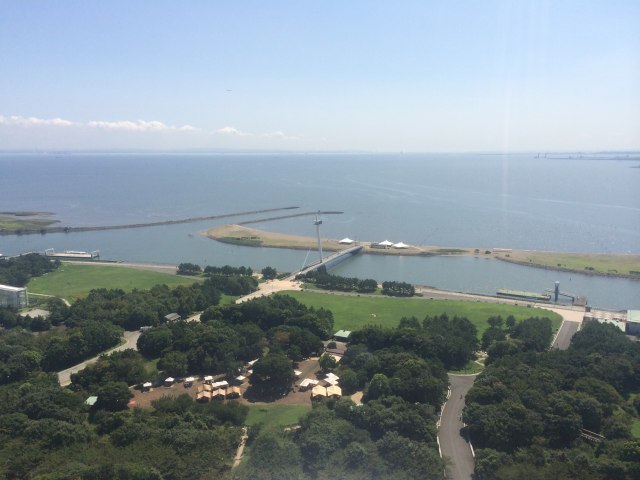 ダイヤと花の大観覧車から眺めた東京湾方面