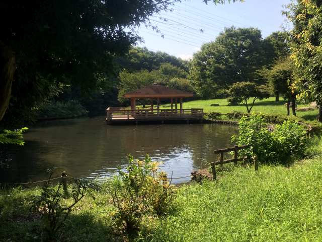 草花公園のあずまや