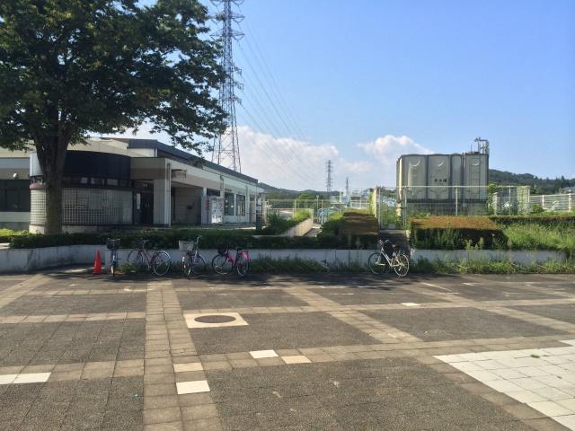 草花公園内にあるあきる野市民プール