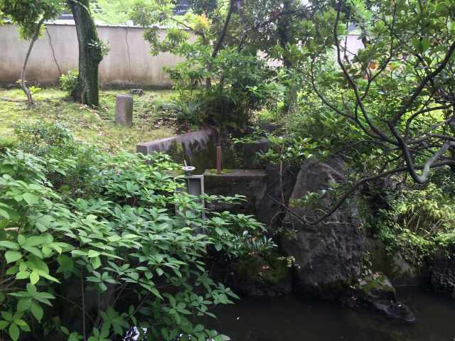 旧安田庭園の水門跡