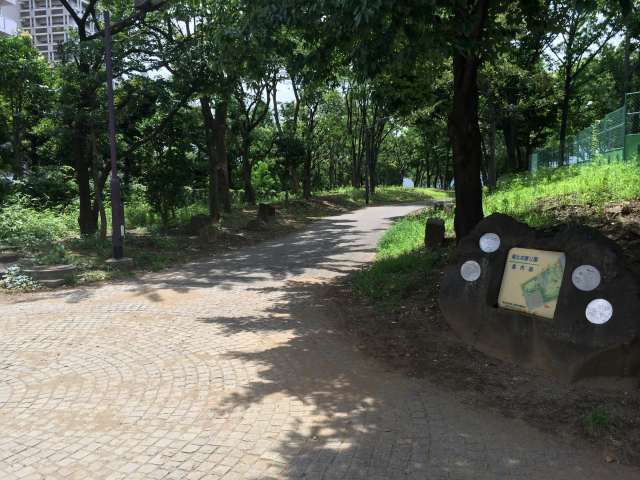 尾久の原公園の東口