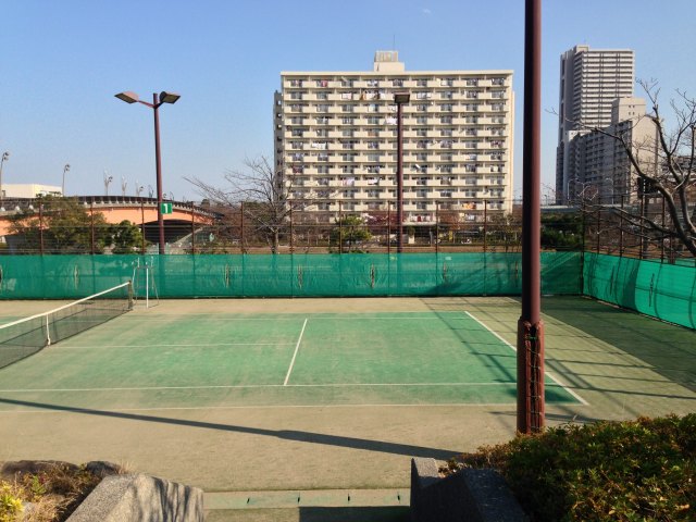 スポーツ広場のテニス場