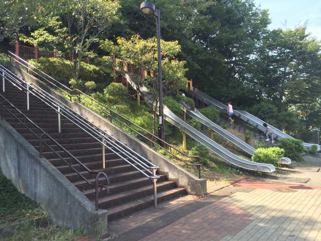 小山内裏公園の多目的広場