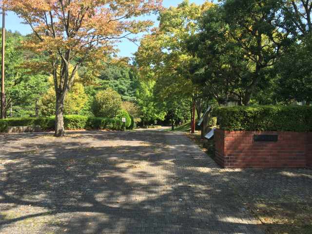 桜ヶ丘公園の西中央口