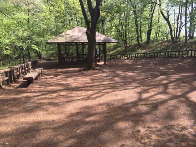 浅間山公園のあずまや