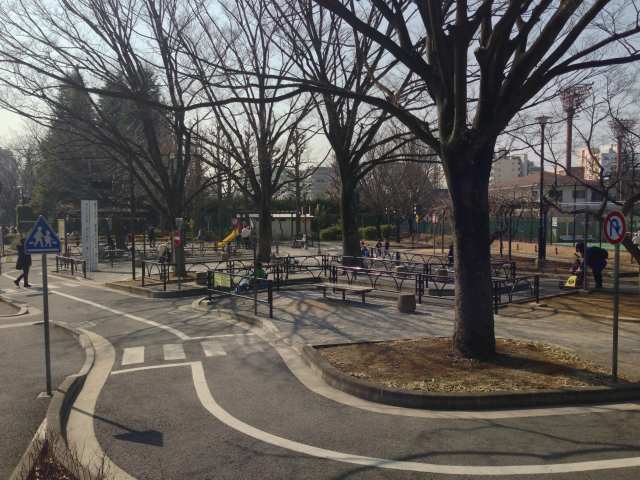 世田谷公園の交通広場