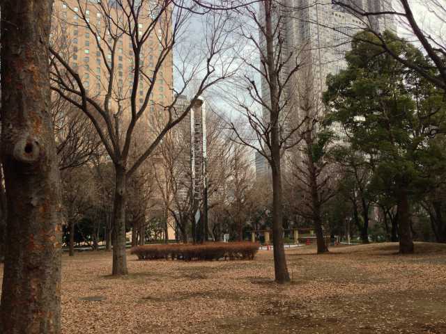 新宿中央公園の平和の鐘