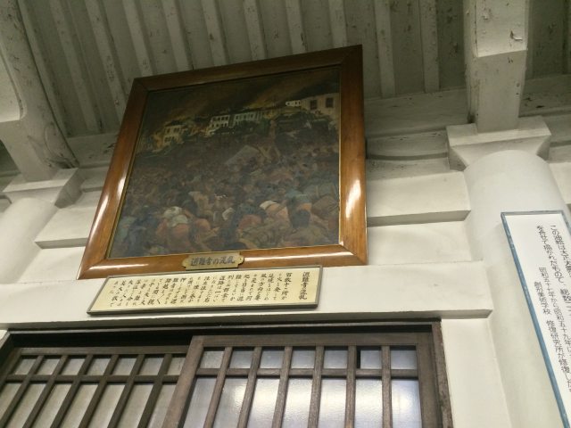 慰霊堂の油絵~クローズアップ